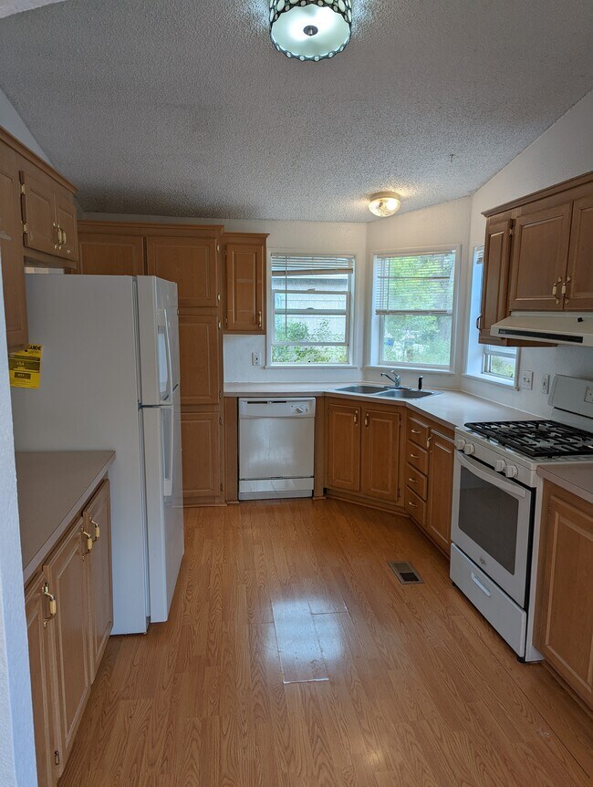 Foto del edificio - 514 Holbrook St