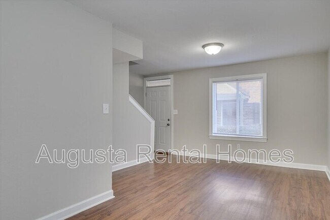 Foto del edificio - 4017-D Wheeler Woods Rd
