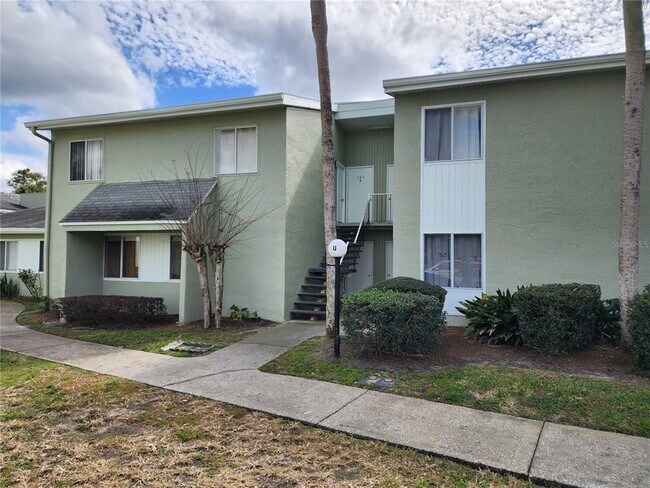 Foto del edificio - 565 Fairways Dr