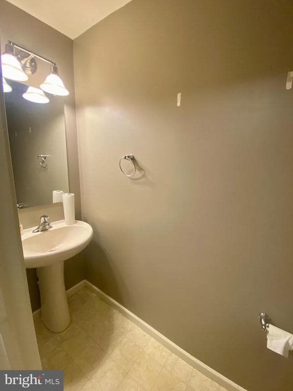 Building Photo - 27 E Imperial Dr