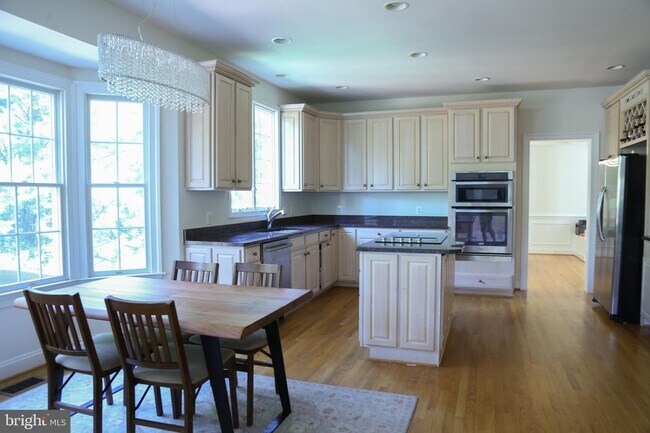 Building Photo - 6482 Birch Grove Ct