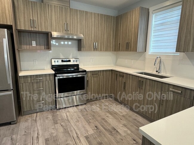 Building Photo - 831 Wilson Ave