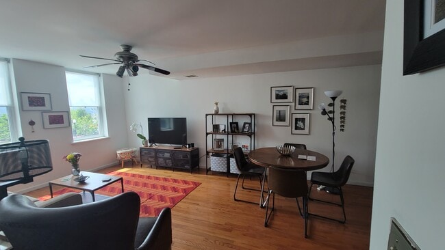 Foto del edificio - 6405 Boulevard E