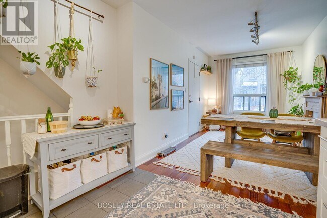 Building Photo - 39 Poucher St