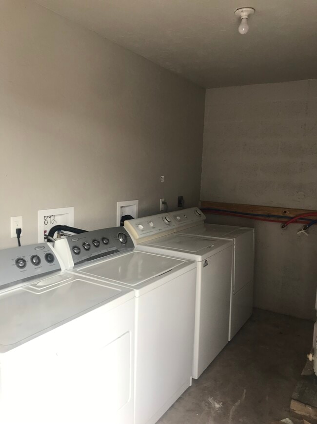 Foto del edificio - 16902 Carmen Ave