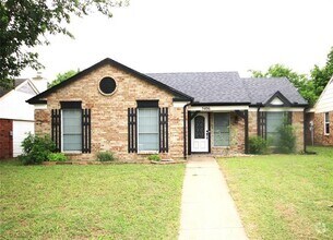 Building Photo - 5406 Yaupon Dr