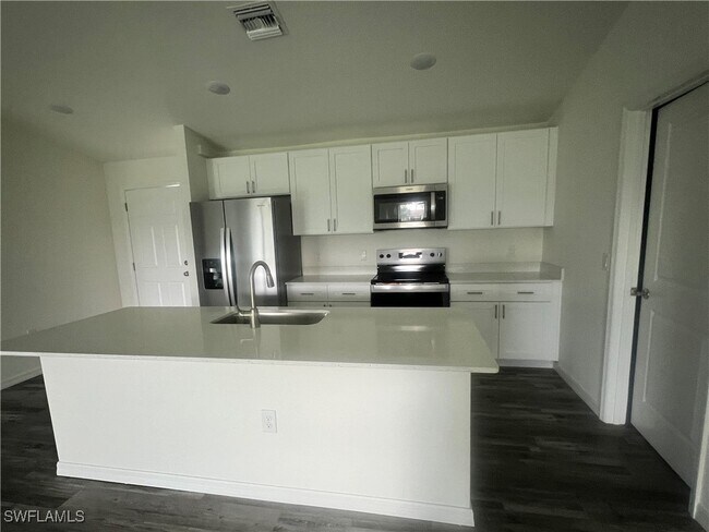 Foto del edificio - 1711 NW 10th Pl