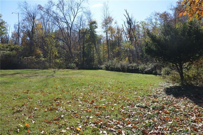 Building Photo - 241 Pond Hill Rd