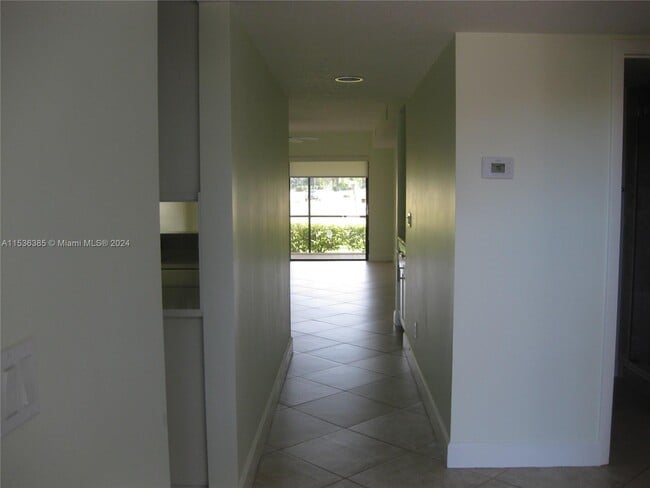 Building Photo - 1501 Pinecrest Cir