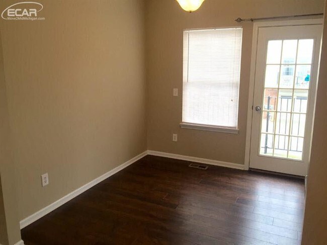 Building Photo - 886 Eagle Dr