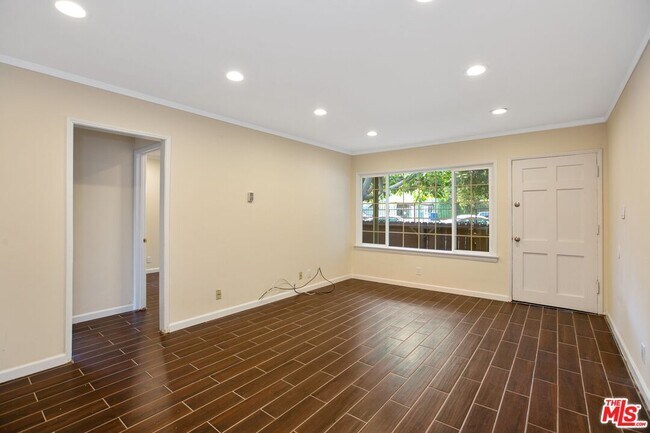 Building Photo - 2608 S Garth Ave