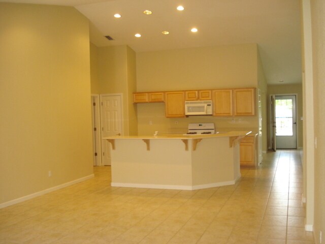 Building Photo - 600 Boone Dr