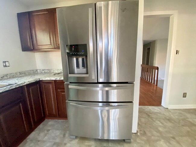 Foto del edificio - 5805 Dockridge Ct