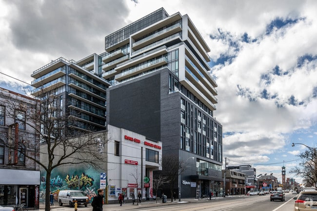 Building Photo - The College Condiminium At Spadina