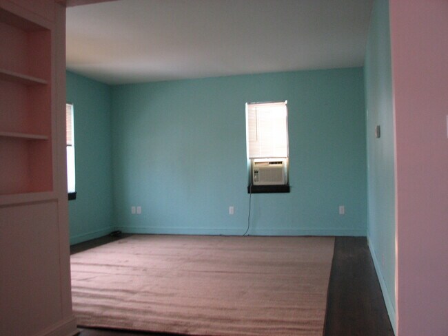 Living Room - 15 1st Ave SE