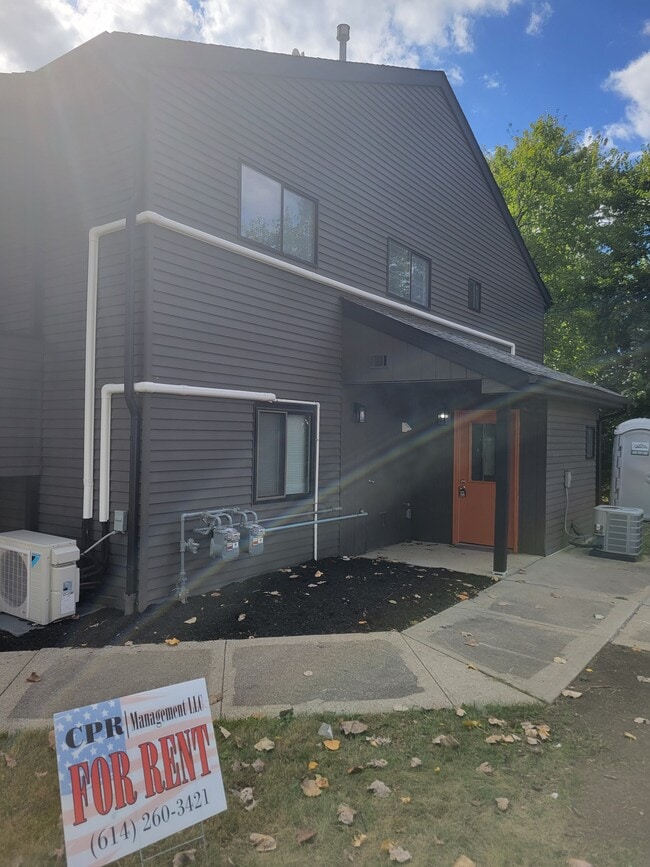 Entrance - 1380 Ida Ave
