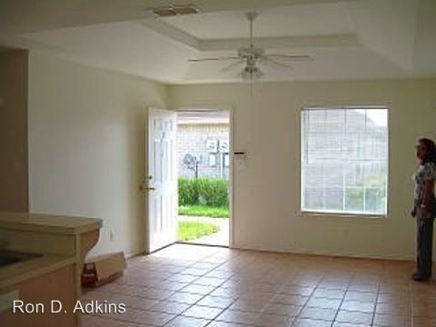 Foto del edificio - 408 E Ulex Ave