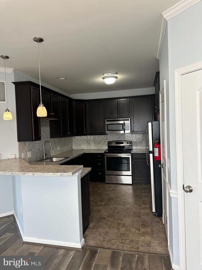 602 Van Gogh Ct, Monroe, NJ 08094 Room for Rent in Monroe, NJ