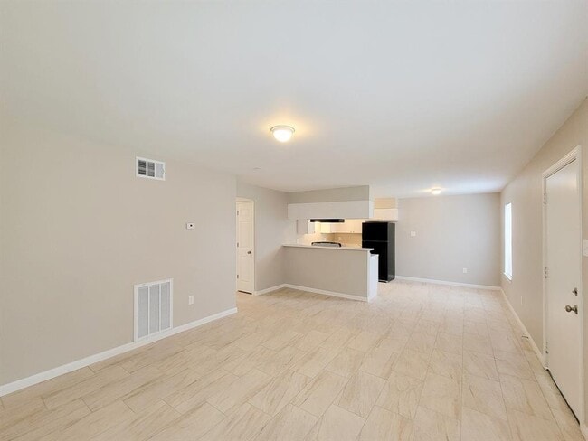 Building Photo - 3206 Lobit Dr
