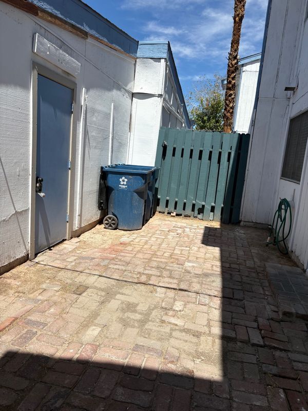 Building Photo - 4056 Gold Coast Dr