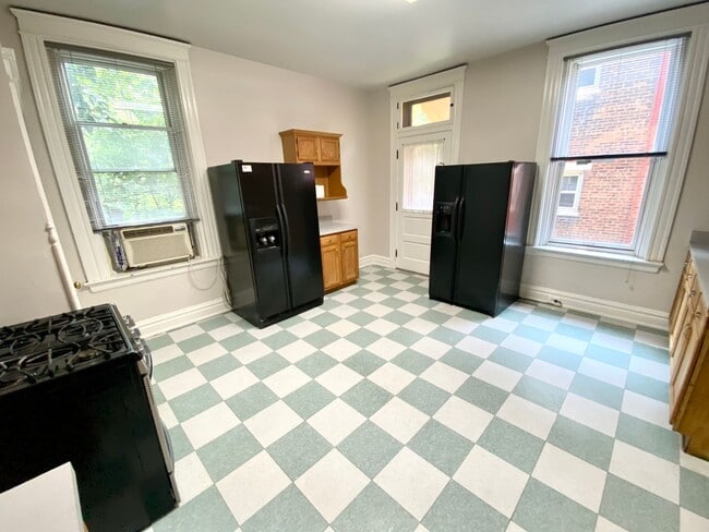 Building Photo - SPRING LEASING SPECIAL 1/2 OFF 1ST MONTHS ...