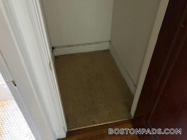 Building Photo - 53 Fellsway W