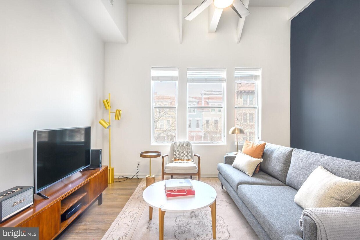 Foto principal - 1826 Vernon St NW