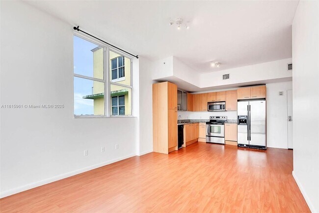 Building Photo - 1350 NW 8th Ct