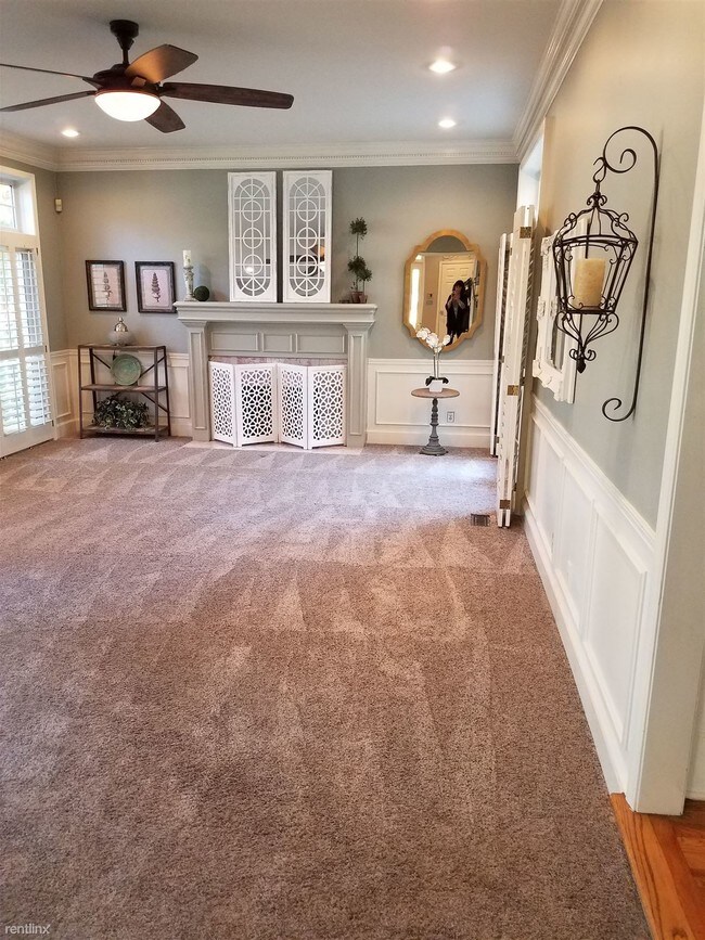 Foto del edificio - 4 br, 4.5 bath House - 12901 Mohawk St