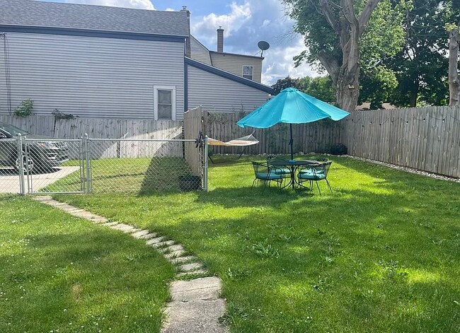 Foto del edificio - 625 Milwaukee Ave NW