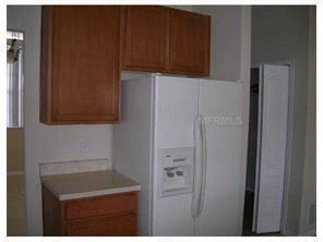 Building Photo - Spacious 4 bedroom with 3 bathrooms and se...