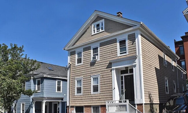 Building Photo - 69 Arnold St