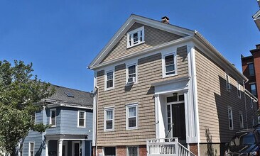 Building Photo - 69 Arnold St