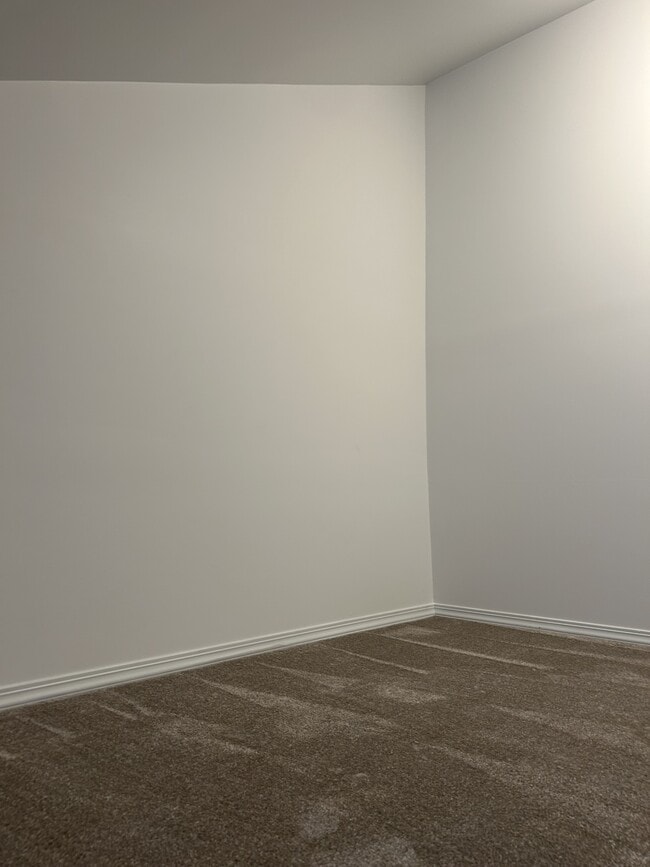 Photo du bâtiment - 11837 54th St. NW