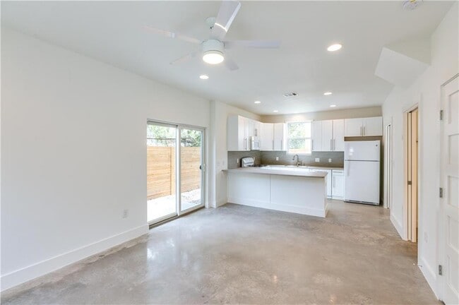 Foto del edificio - 1907 E 17th St