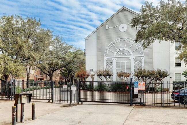 Building Photo - 2333 Bering Dr