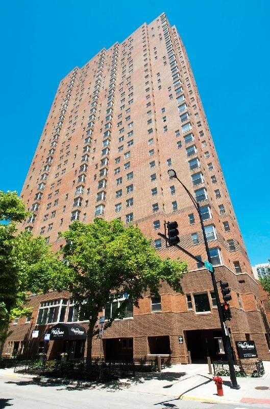 Primary Photo - 115 W Chestnut St