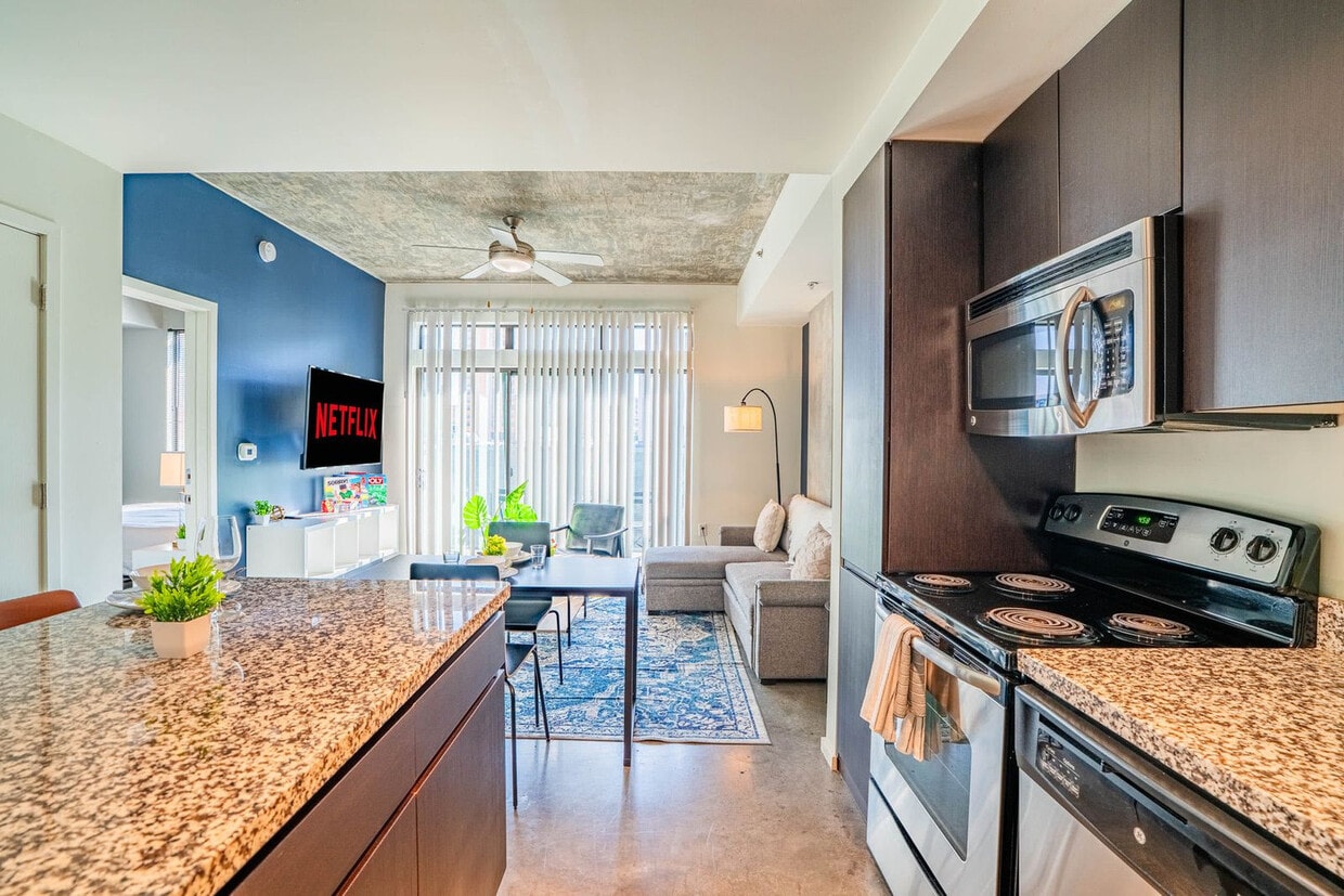Foto principal - 333 E Roosevelt St