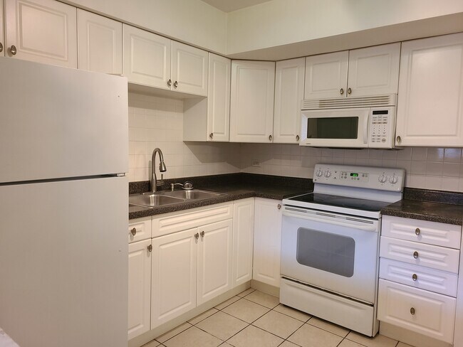 Foto del edificio - 1754 E Oakton St