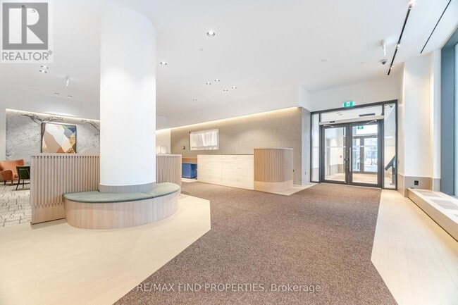 Building Photo - 395 Square One Dr