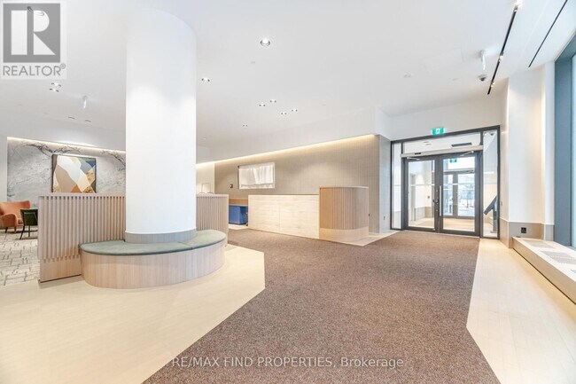 Photo du bâtiment - 395 Square One Dr