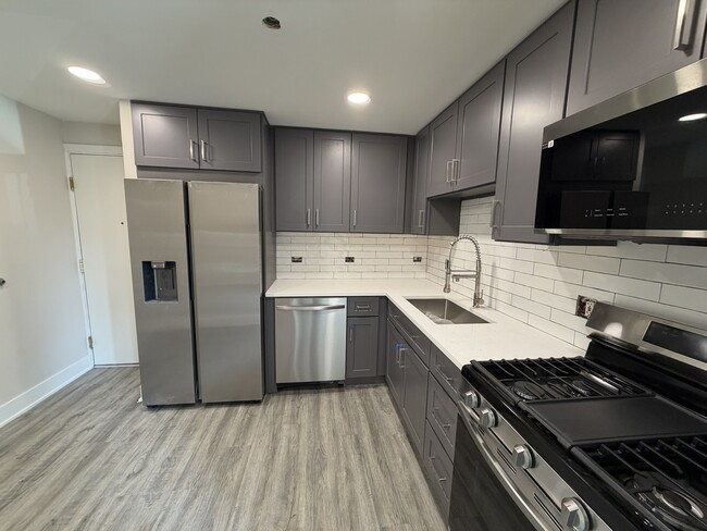 Building Photo - 5525 N Chester Ave