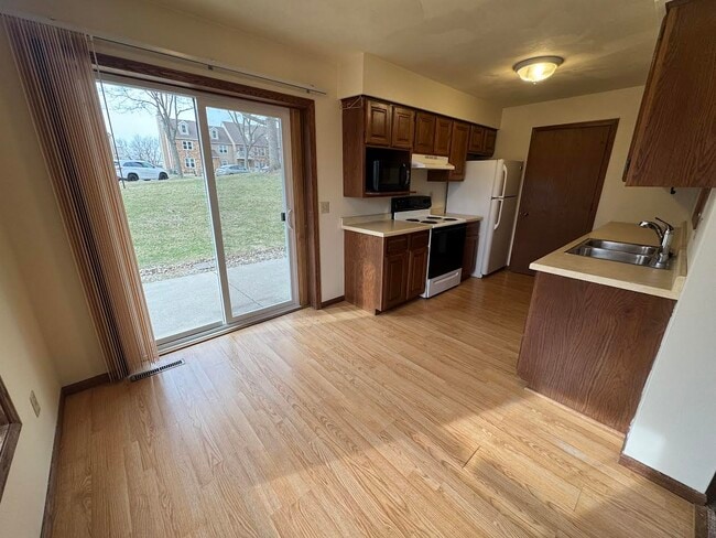 Building Photo - 3001 Cimarron Trl