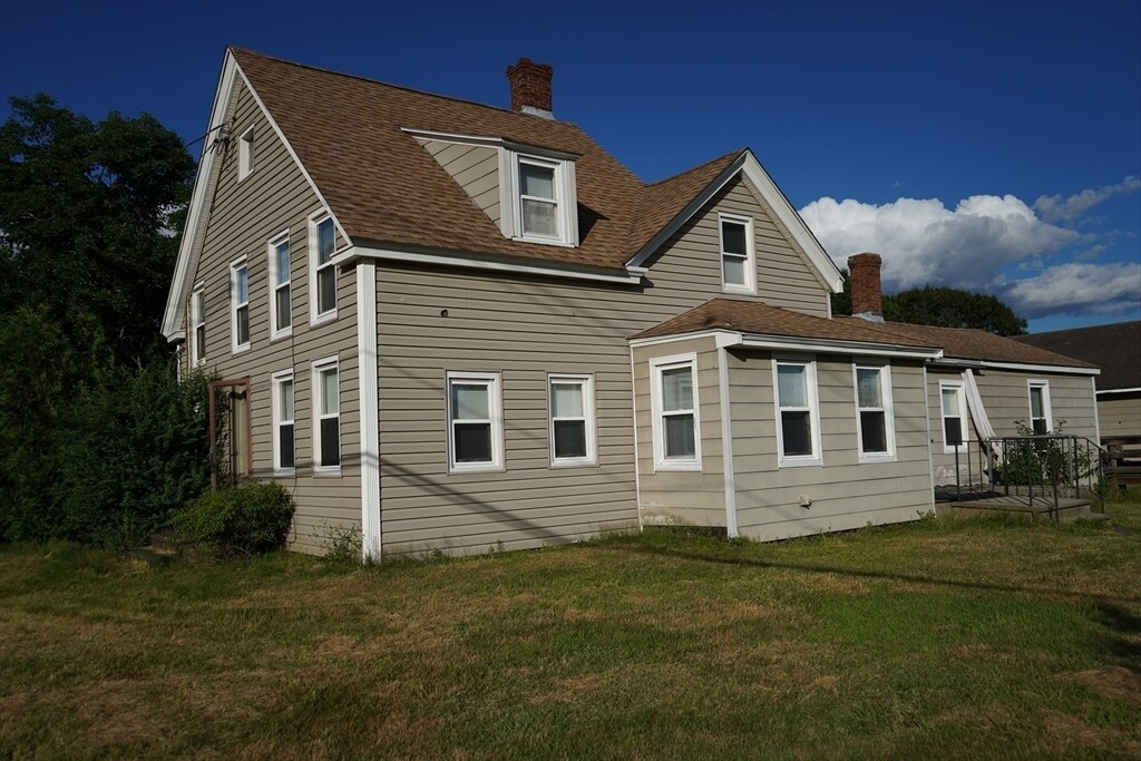 Primary Photo - 458 River Rd