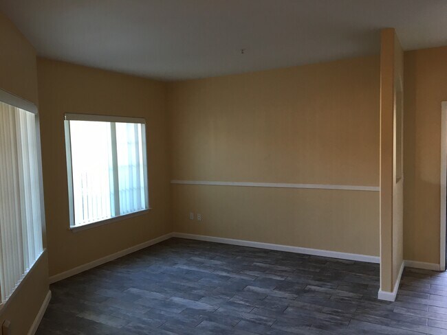 Foto del edificio - 4200 E Commerce Way