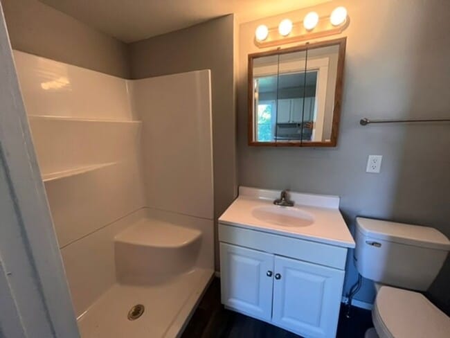 Building Photo - 3 Bedroom 1 Bath House in East Moline