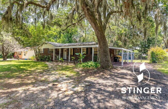 Foto del edificio - 706 Center Dr W