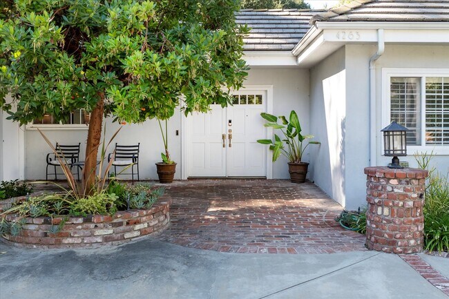 exterior front door - 4263 Mooncrest Pl