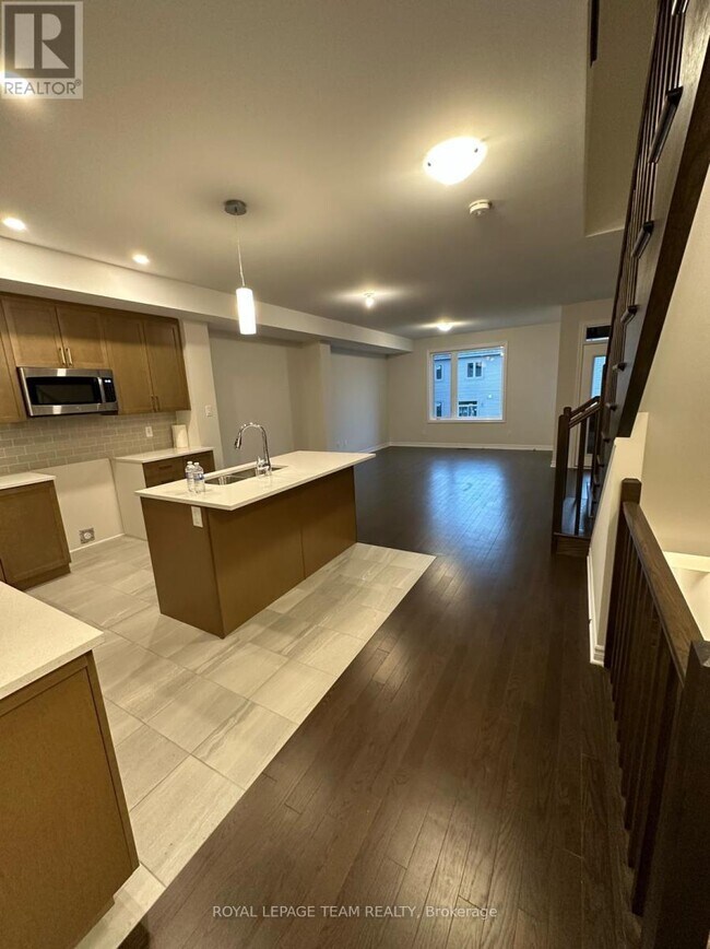 Building Photo - 28 Atop Ln