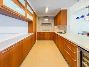 Building Photo - 3800 Galt Ocean Dr
